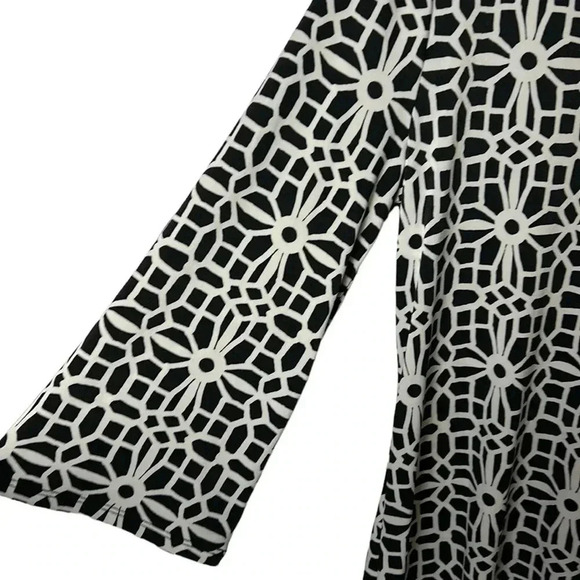 Tacera dress ,Med ,midi , shift,
geometric ,trim , - Picture 6 of 13